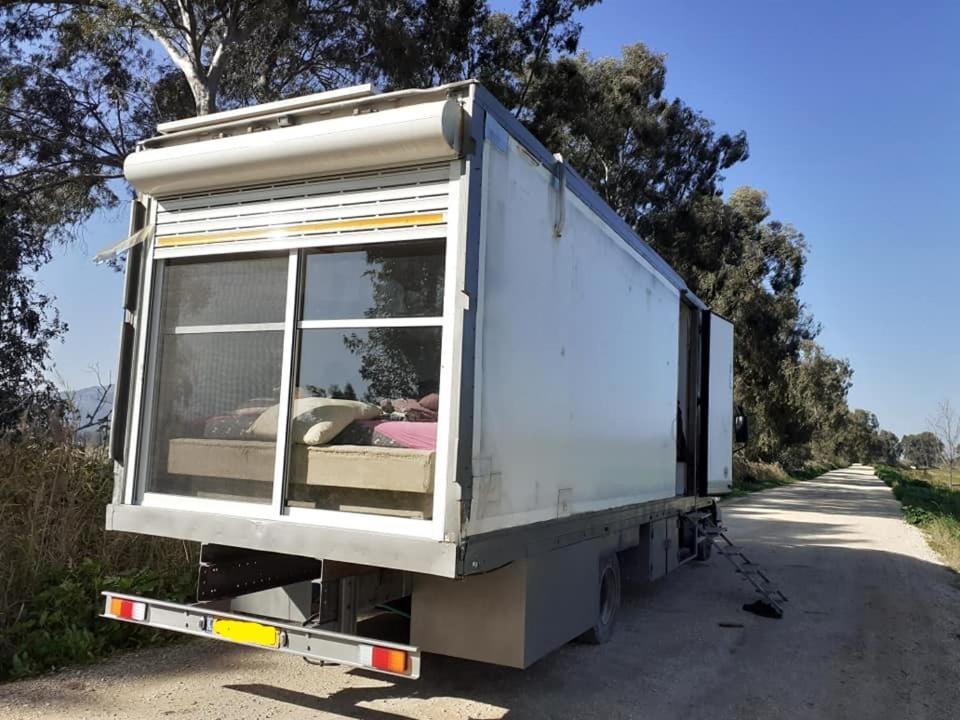 Luxury Caravan Truck In The Golan Heights Bruchim Qela' Alon Exteriér fotografie